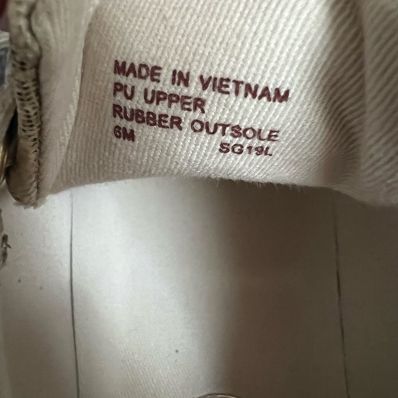 Michael Kors Poppy Color-Block Logo Sneaker - Picture 6 of 6